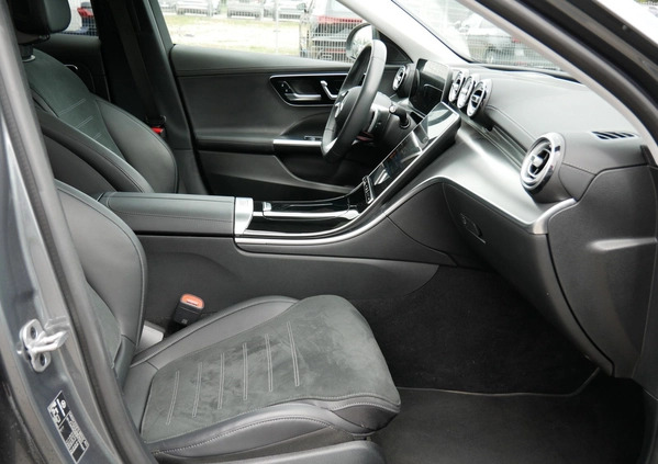 Mercedes-Benz Klasa C cena 244900 przebieg: 18050, rok produkcji 2023 z Człuchów małe 631